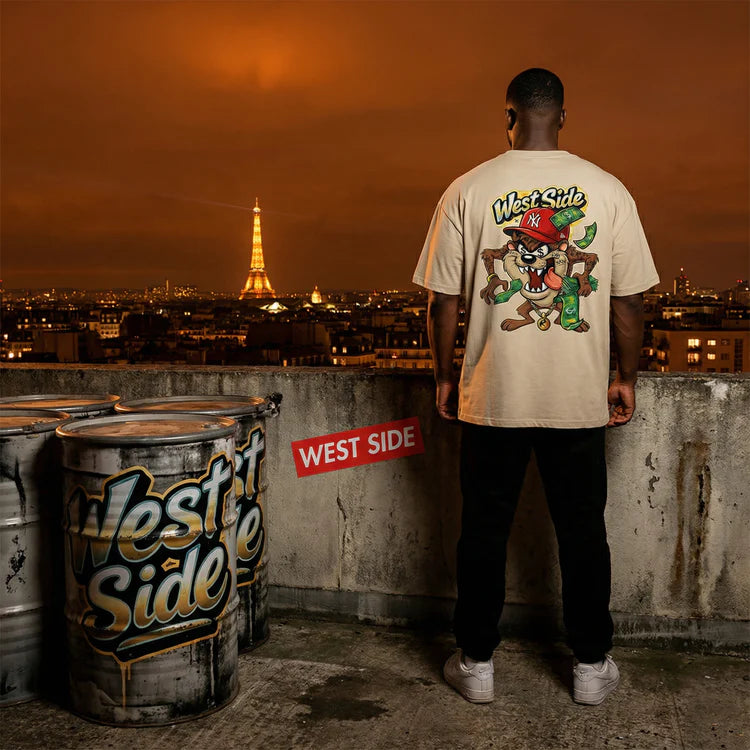 Un t-shirt West Side Clothing porté face à Paris